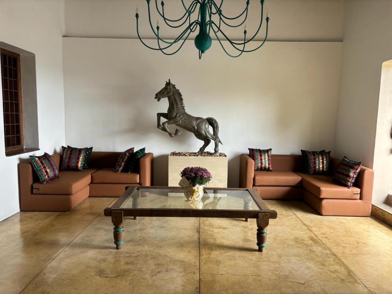 גאלה The Lady Hill Hotel מראה חיצוני תמונה