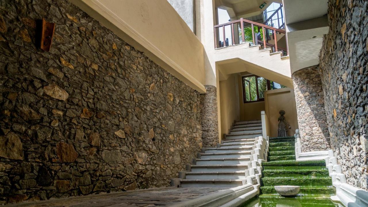 גאלה The Lady Hill Hotel מראה חיצוני תמונה
